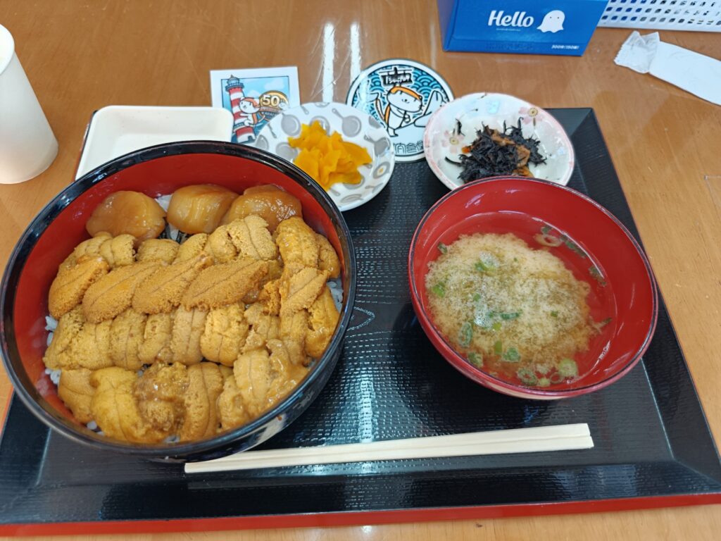 稚内の樺太食堂で食べたボリューム満点のうにだけうに丼