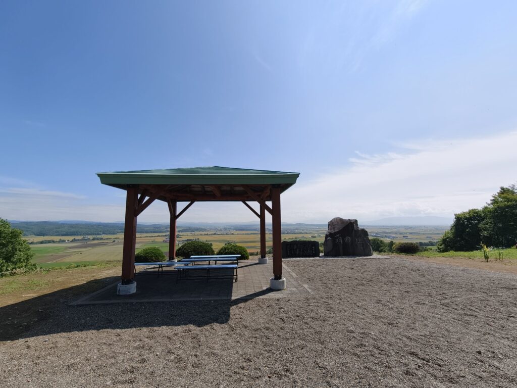 人が少なく大自然を独り占めできた沼田町・萌の丘のパノラマ風景